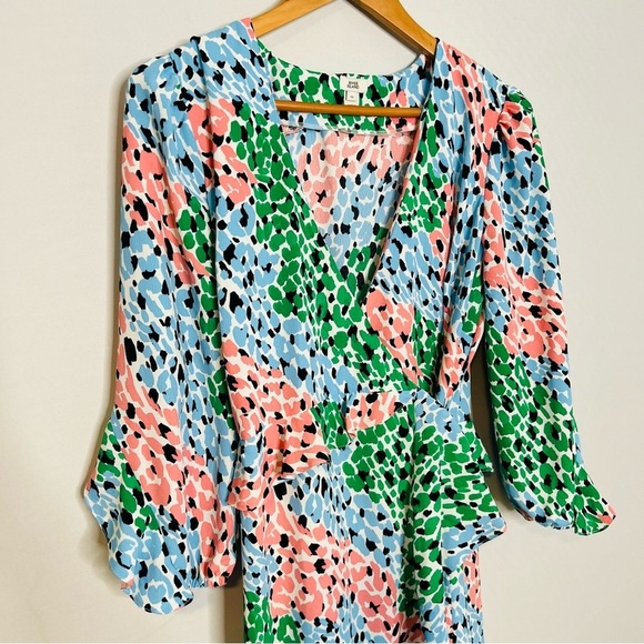River Island Ruffled Abstract-Print Pastel High-Low V-Neck Wrap Dress. Size 12. - Picture 4 of 14
